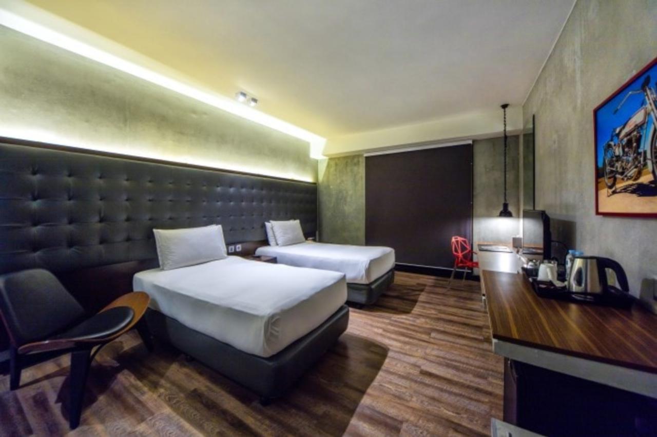 The B Quezon 4*