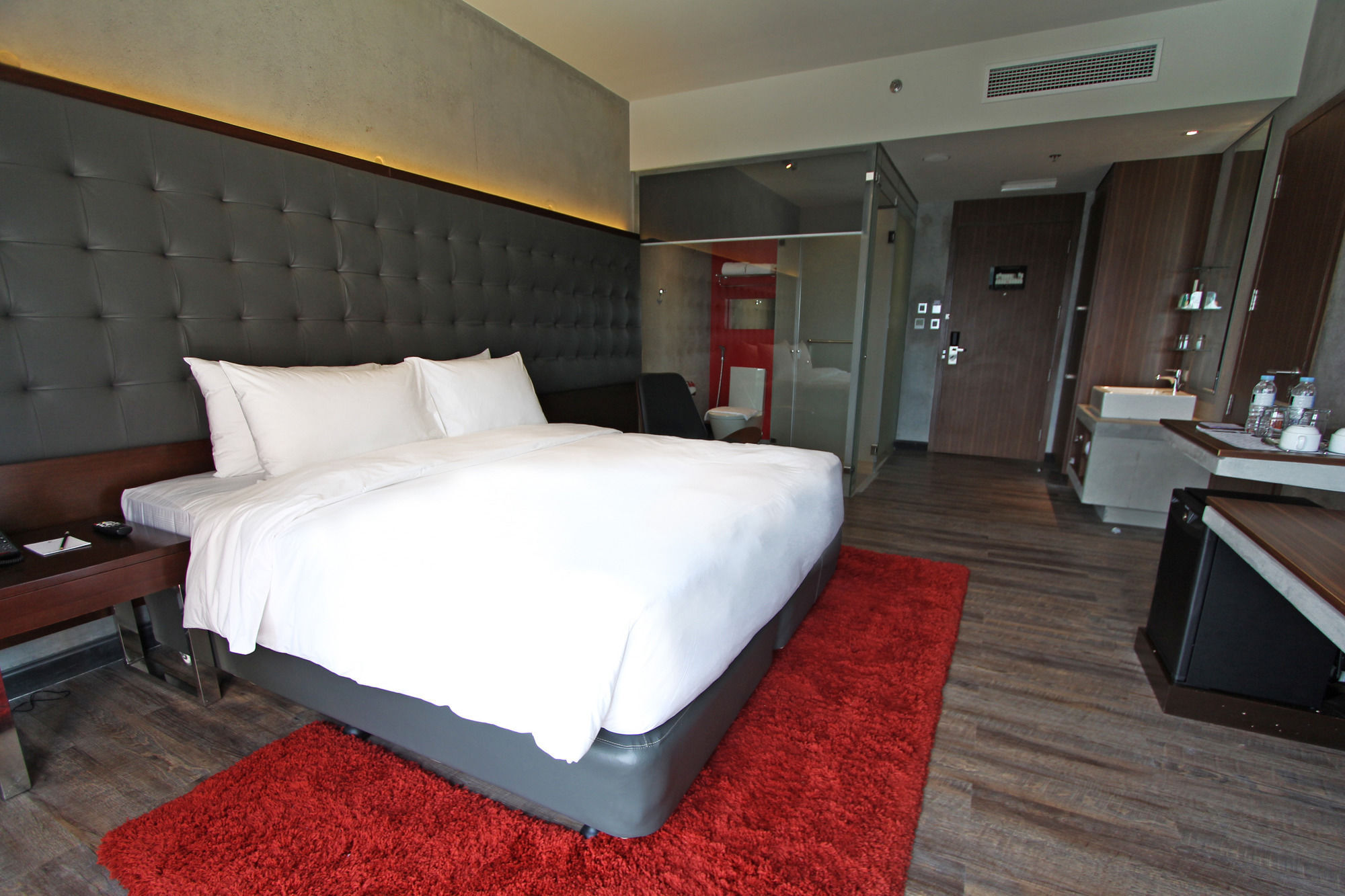 The B Quezon 4*